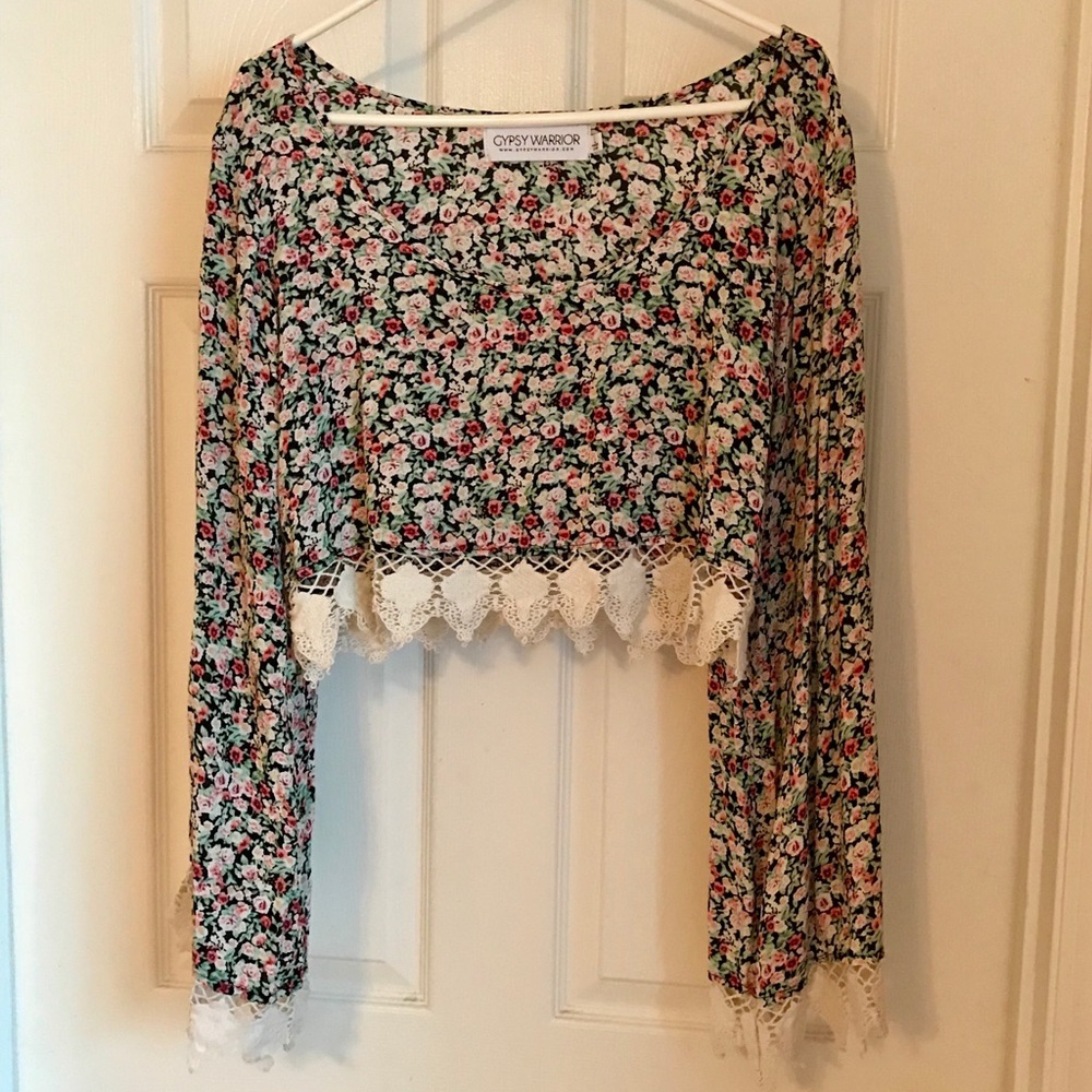 Women’s flowy crop top